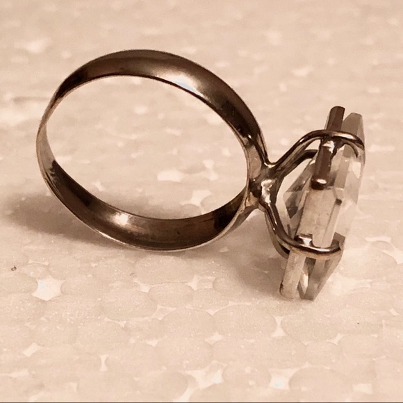 18k solid white gold with sapphire ring size 7 - Picture 5 of 16